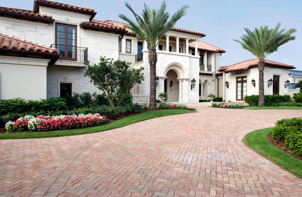 Best Driveway Paving Contractor  in Maywood Park, OR